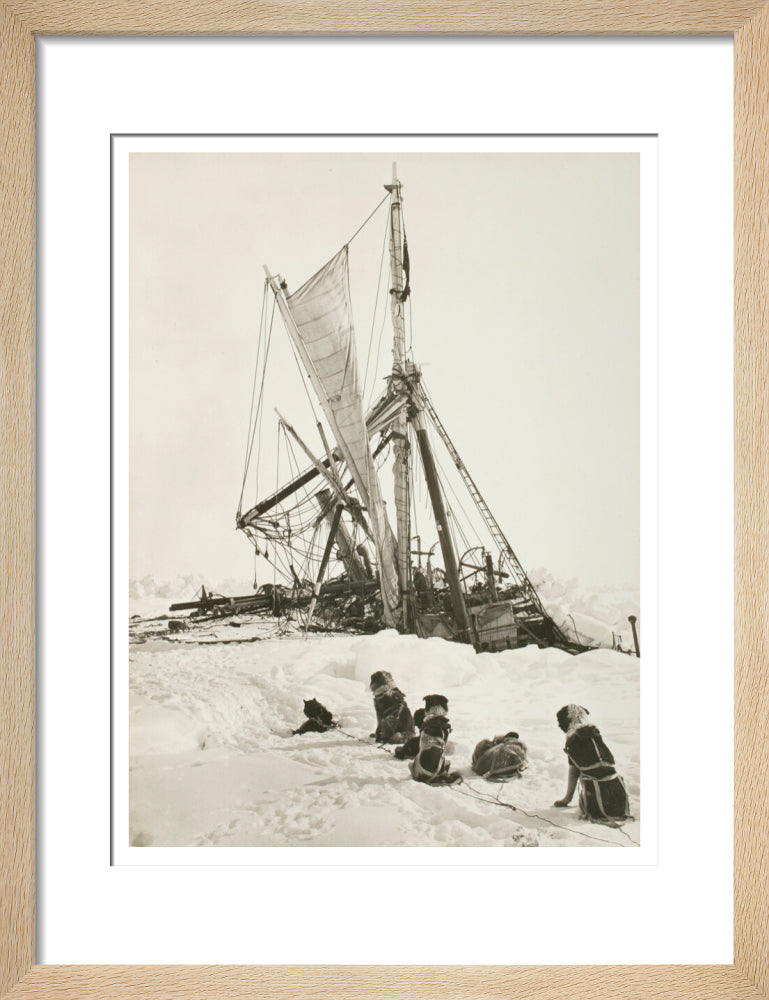"Endurance" crushed by the ice and sinking
