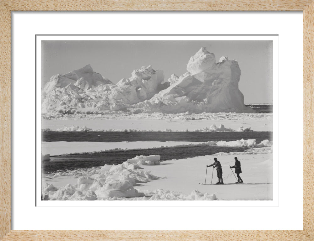 Berg in pack. Debenham and Taylor in the ice - Art print