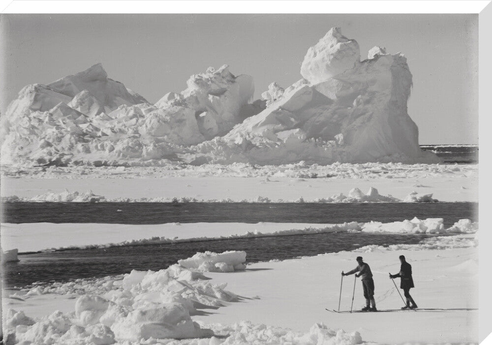 Berg in pack. Debenham and Taylor in the ice - Art print
