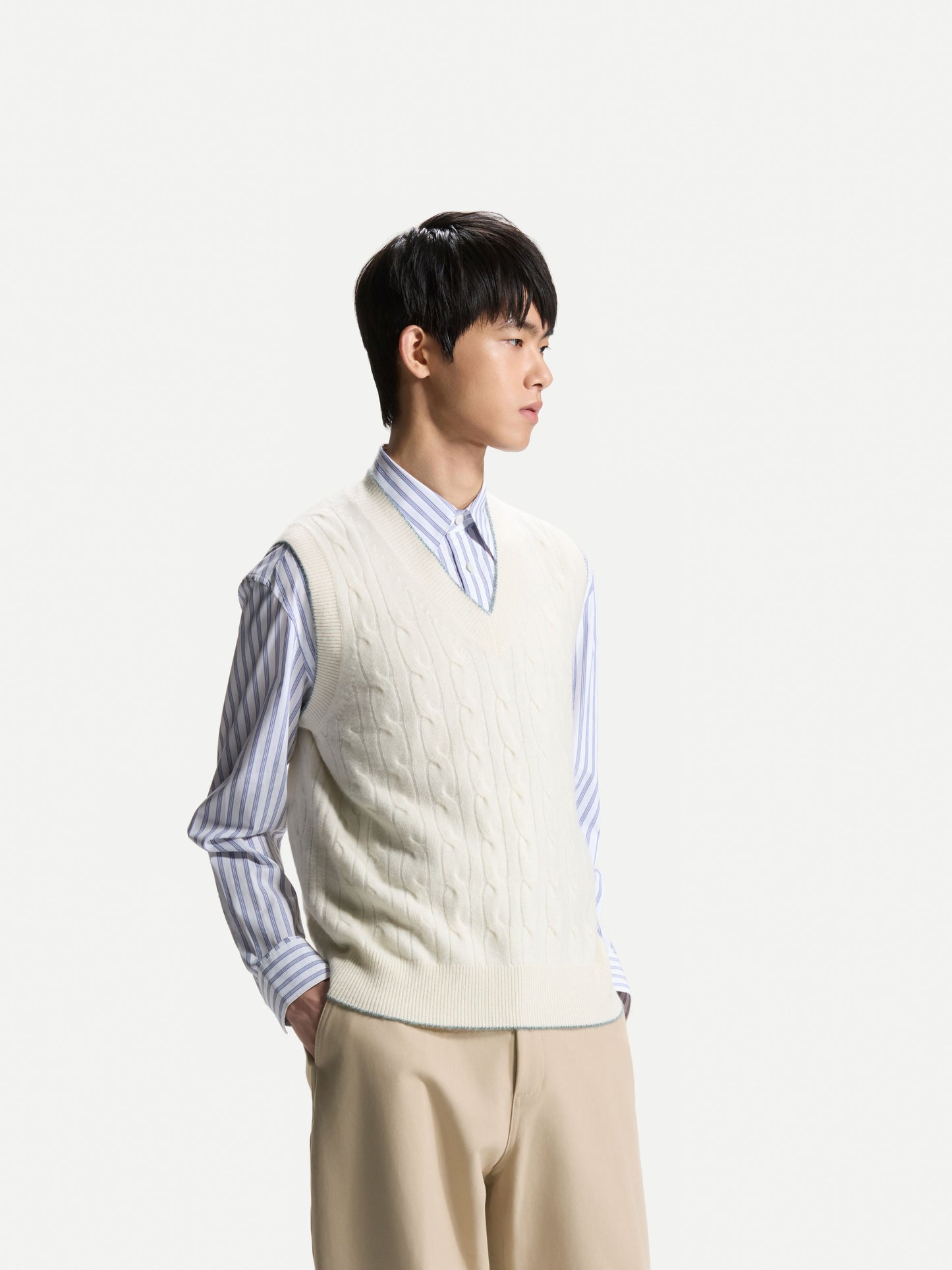 ERDOS x Cambridge Men's Pure Cashmere V-Neck Vest