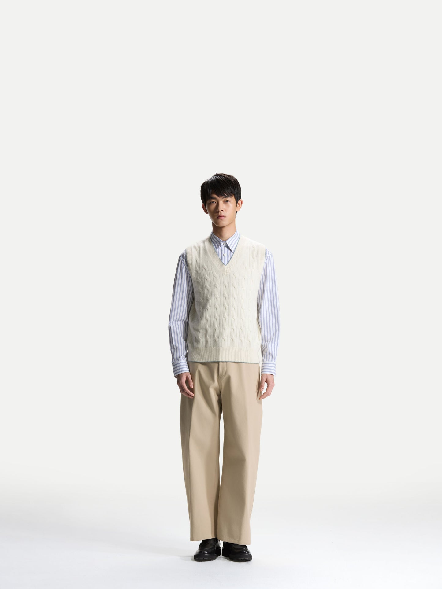 ERDOS x Cambridge Men's Pure Cashmere V-Neck Vest