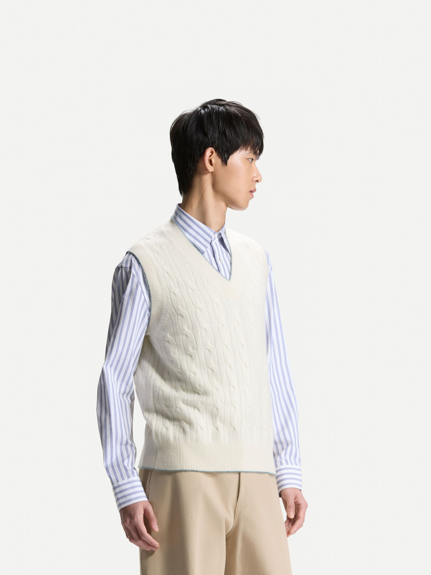 ERDOS x Cambridge Men's Pure Cashmere V-Neck Vest