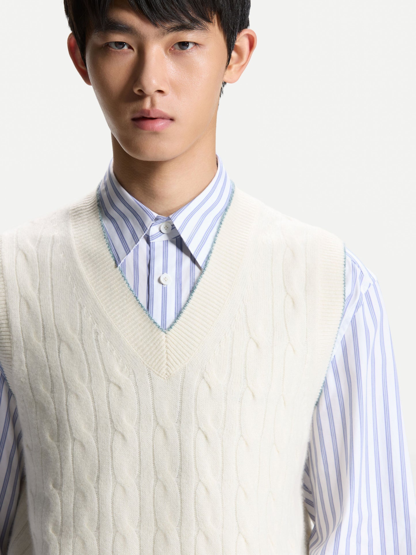ERDOS x Cambridge Men's Pure Cashmere V-Neck Vest