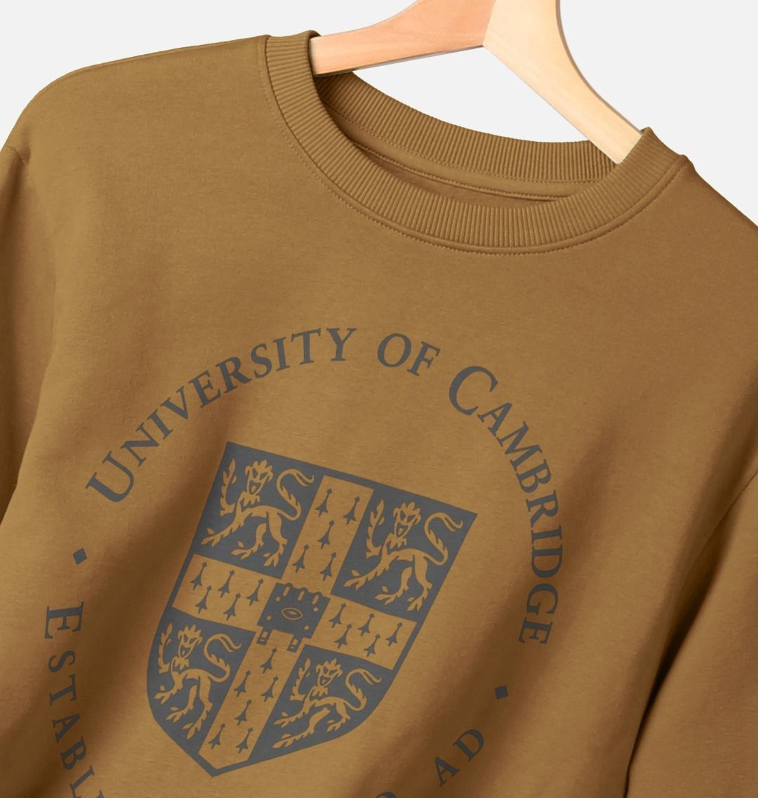 University of Cambridge Crew Neck Sweater, Large Shield